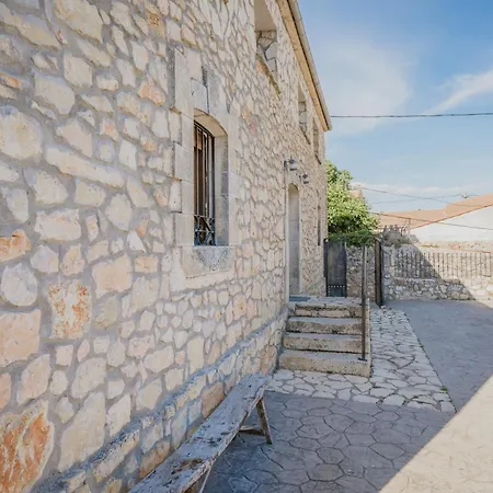 Sanz Country house *